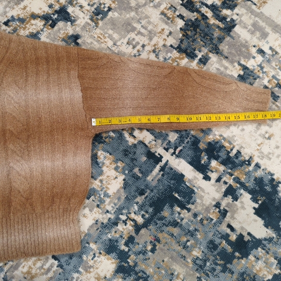 Banana Republic Tan Cream Italian Alpaca Yarn Cozy Cable Knit Sweater - W Size M - Picture 11 of 12